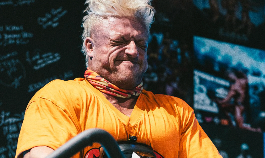 Bodybuilder Urs Kalecinski beim Muskelaufbau-Training