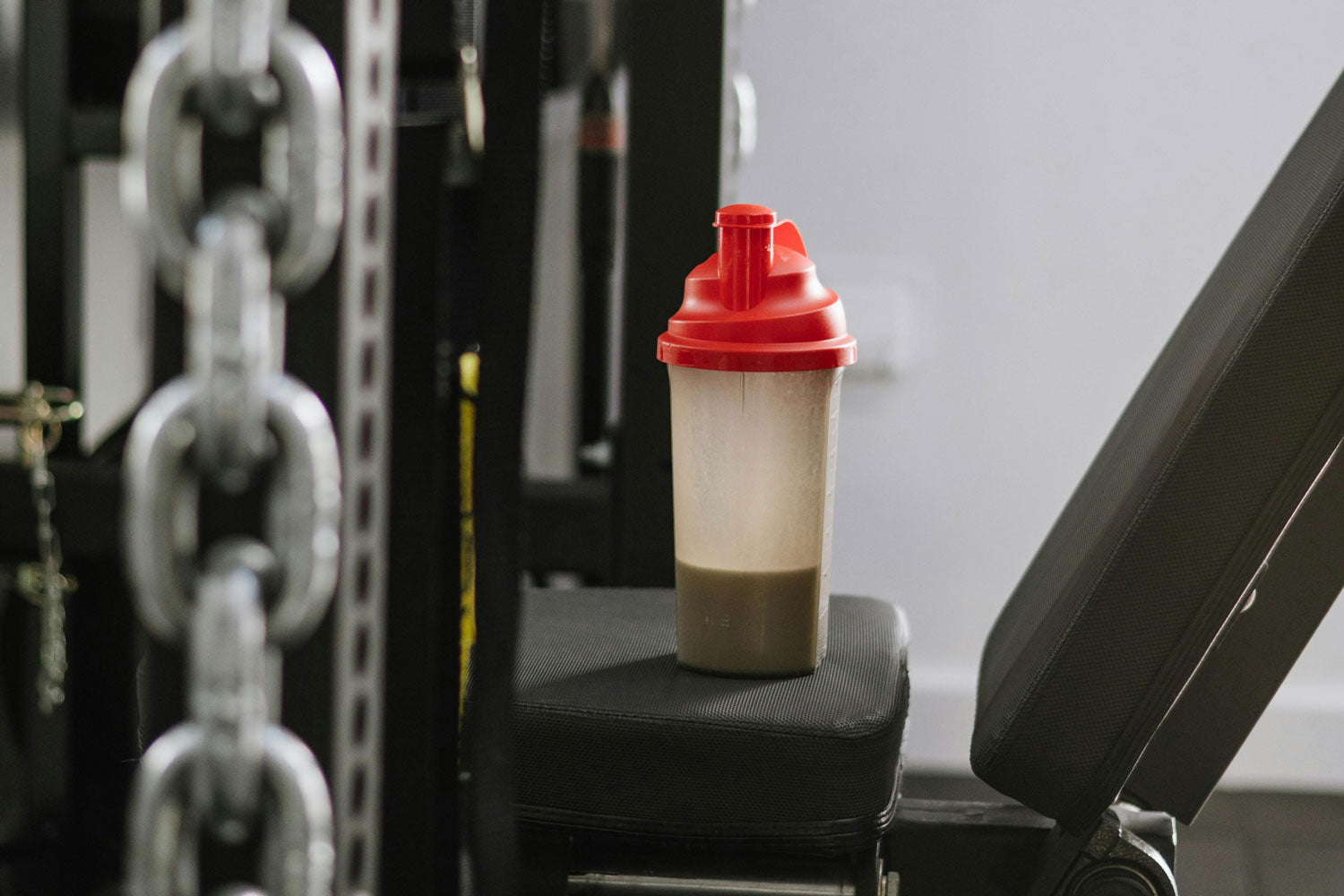 Shaker mit Trainingsbooster – optimale Supplementierung für Muskelaufbau